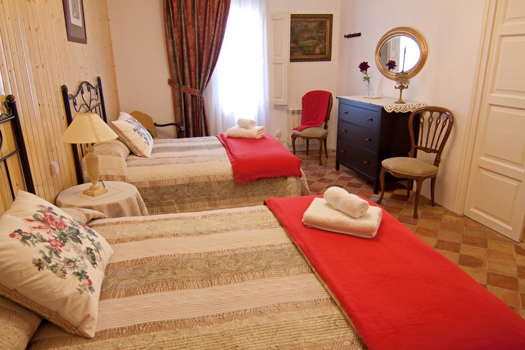 Casa Rural La Casona Urrea de Gaen